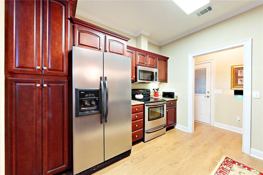 6628 Pine Ridge Circle