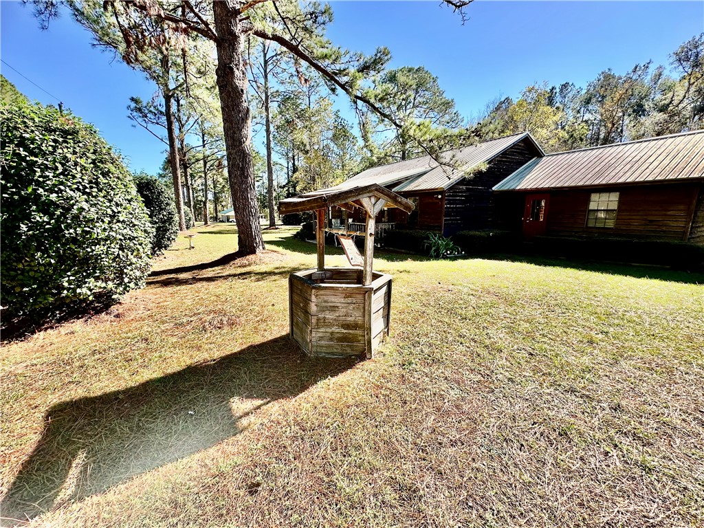 1595 Meadowood Drive