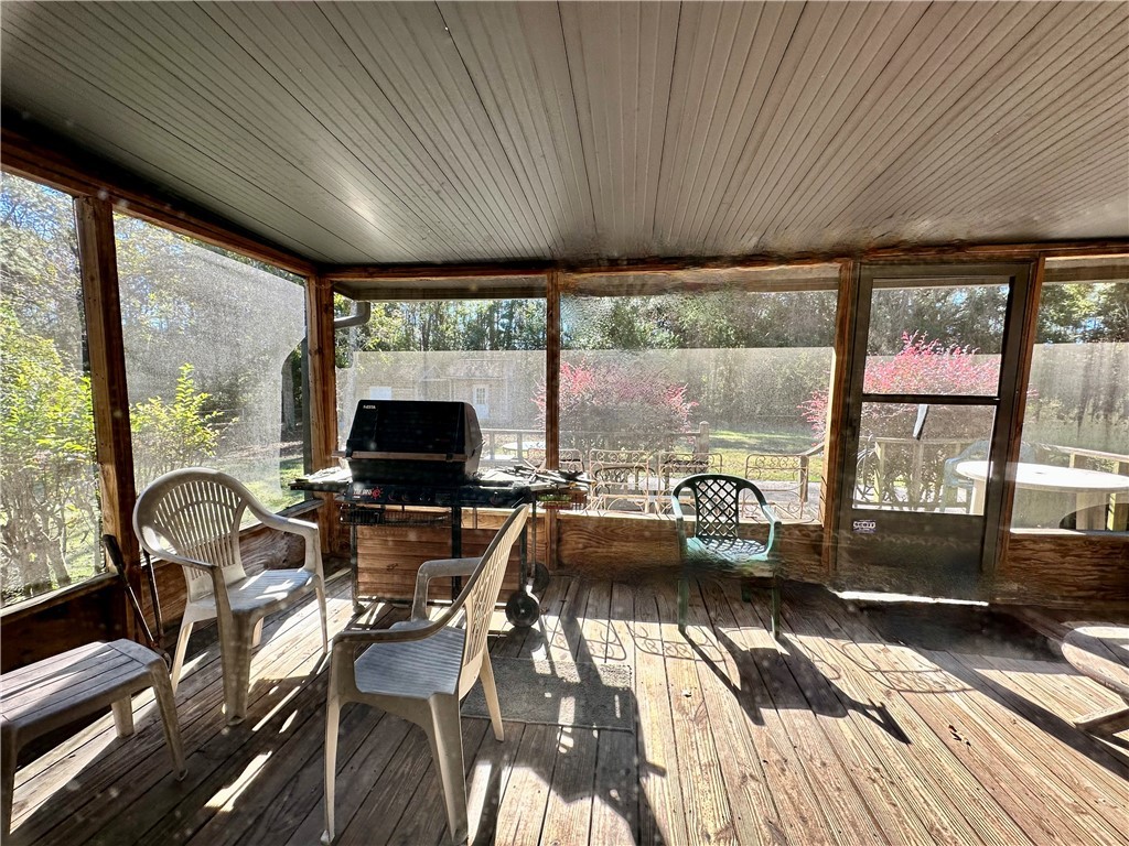 1595 Meadowood Drive