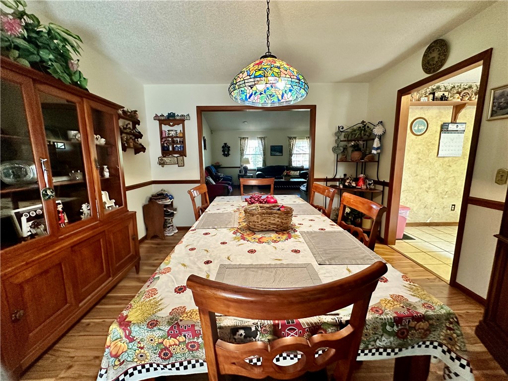 1595 Meadowood Drive