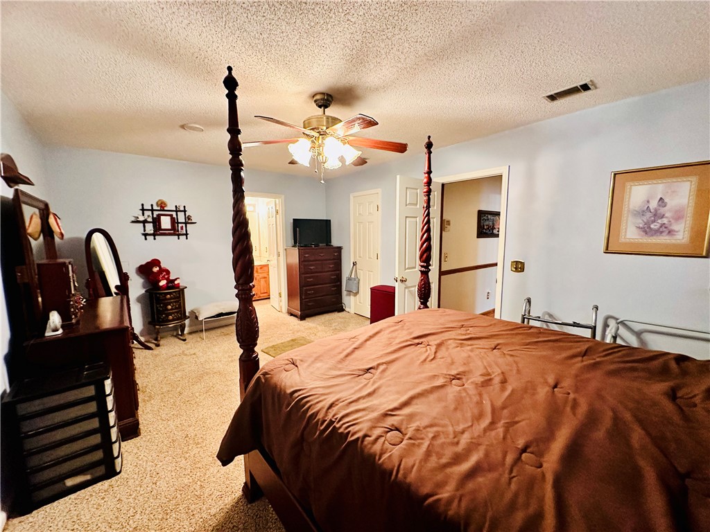 1595 Meadowood Drive