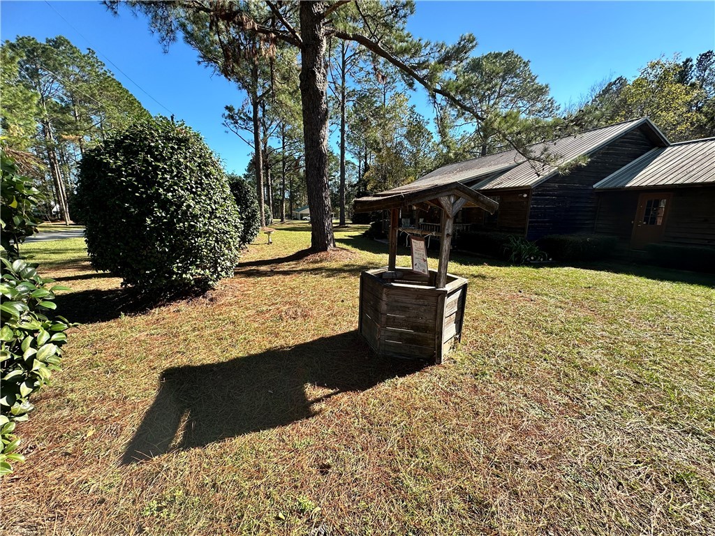 1595 Meadowood Drive