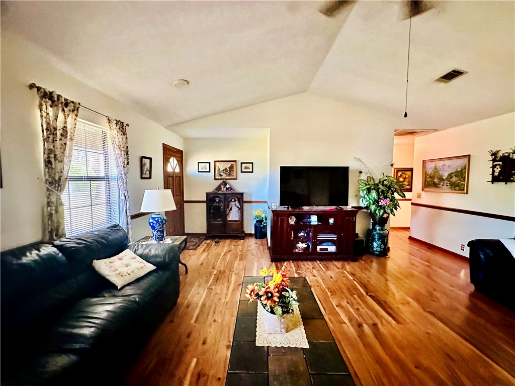 1595 Meadowood Drive