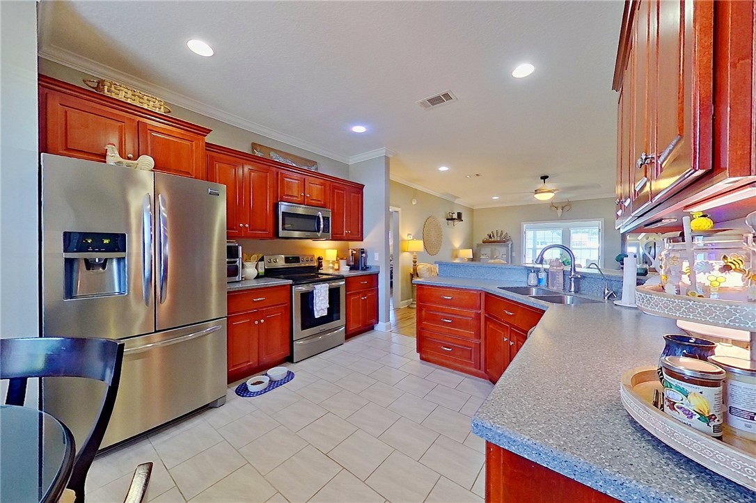 6610 Pine Ridge Circle