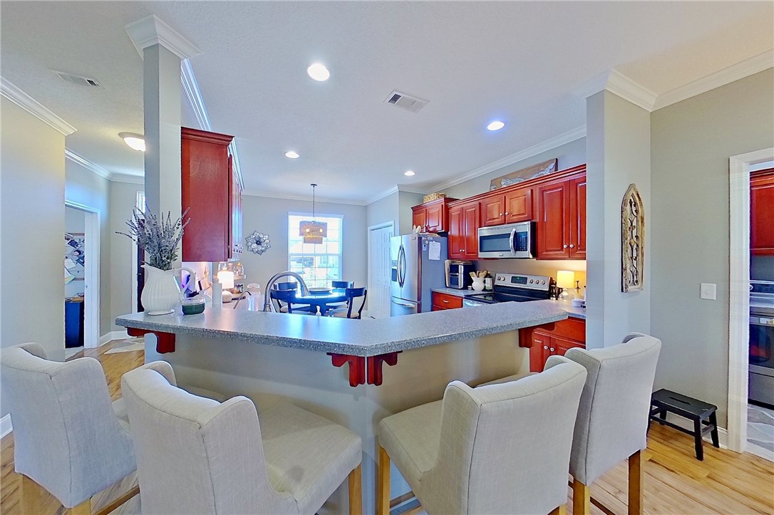 6610 Pine Ridge Circle