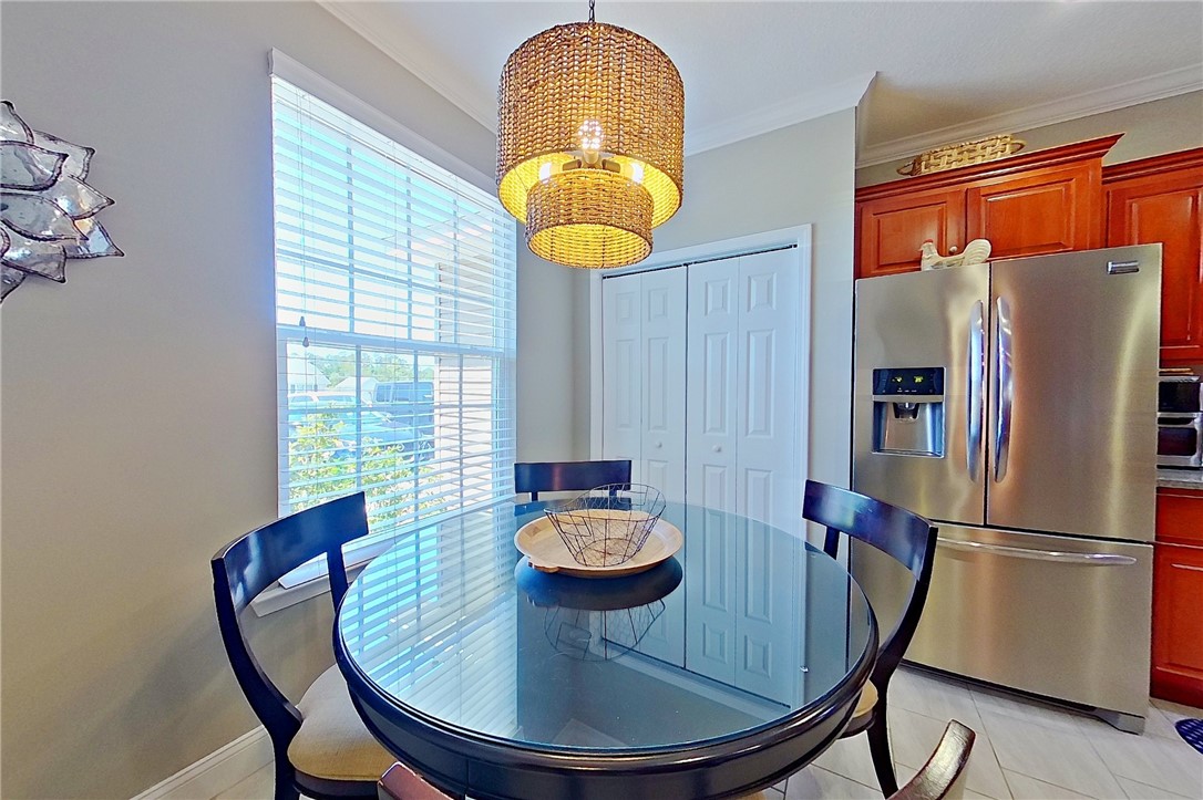 6610 Pine Ridge Circle