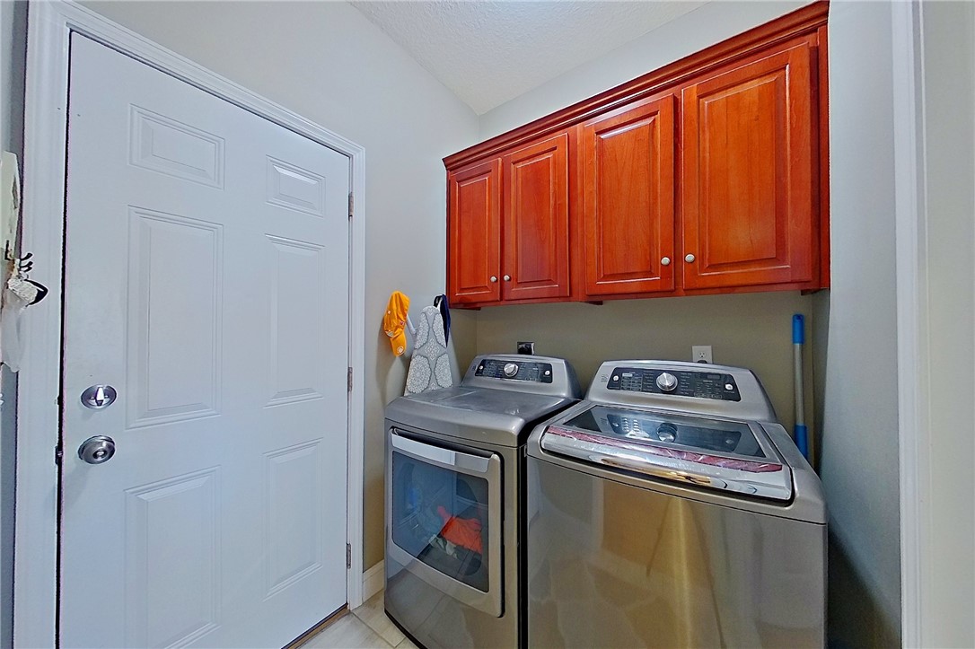 6610 Pine Ridge Circle