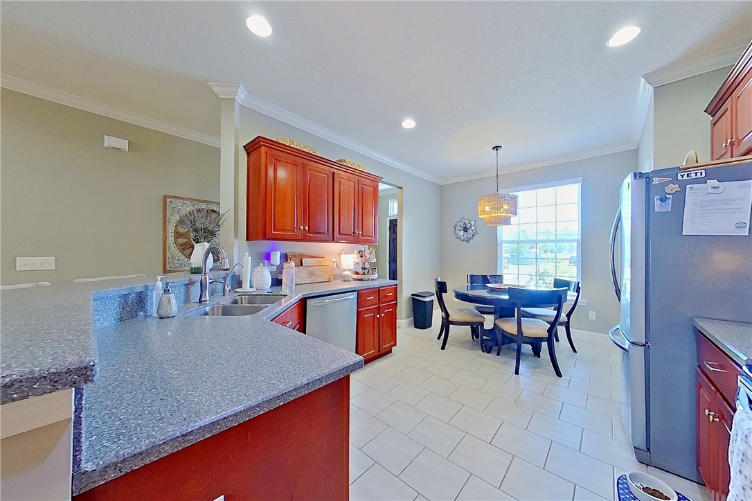 6610 Pine Ridge Circle