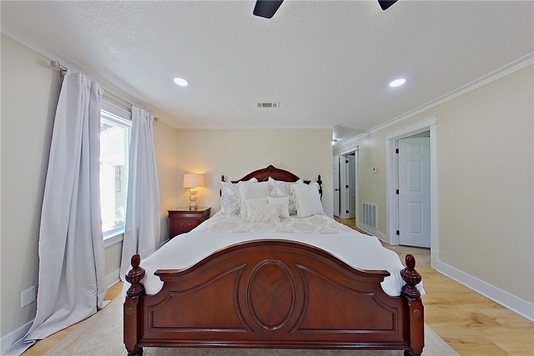 5725 Industrial Blvd