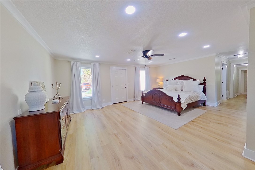 5725 Industrial Blvd