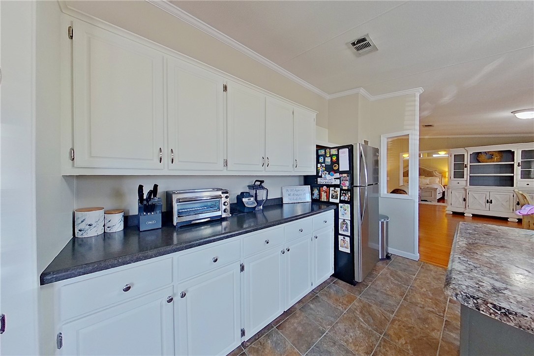 2304 Gillis Circle