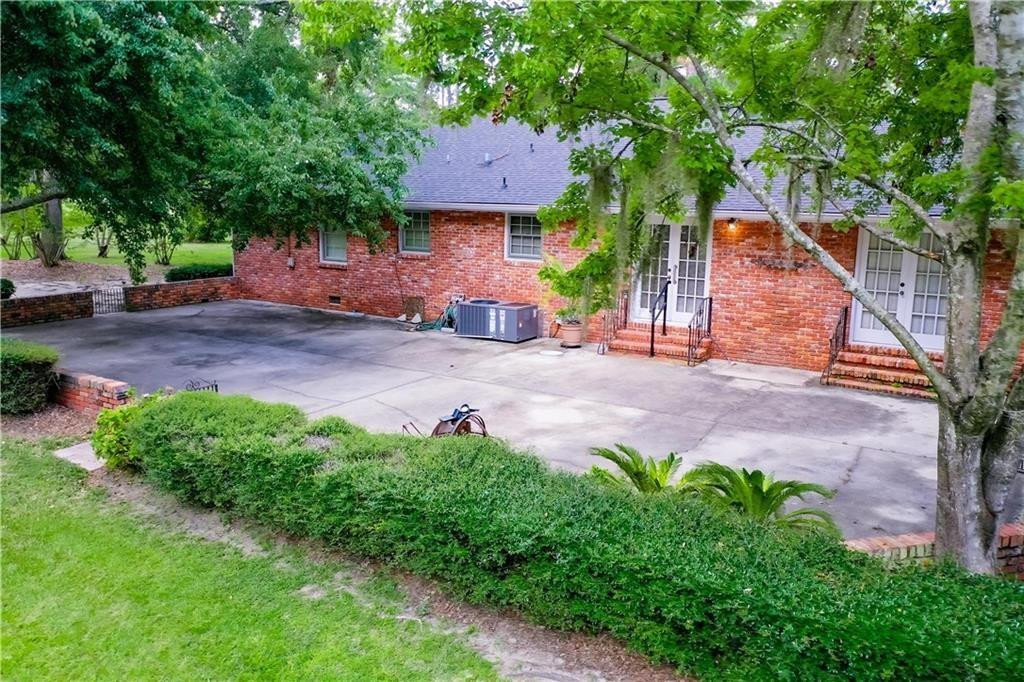 1120 College Ave