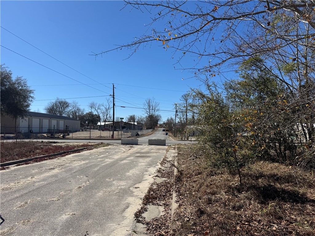 00 Meadowbrook Street