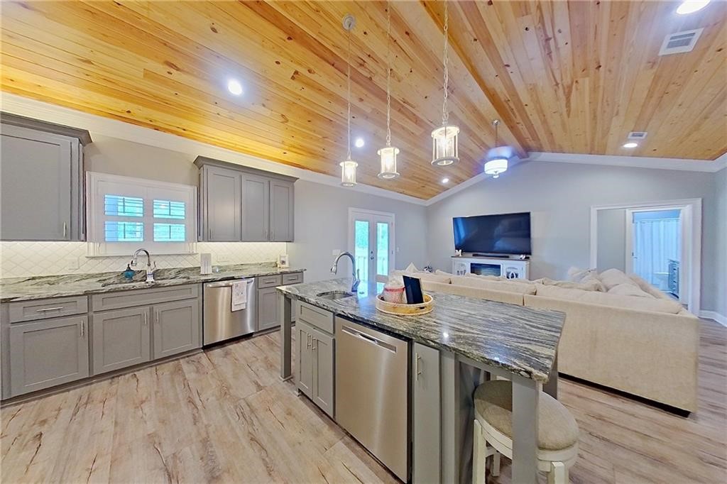 1296 N River Oaks Drive