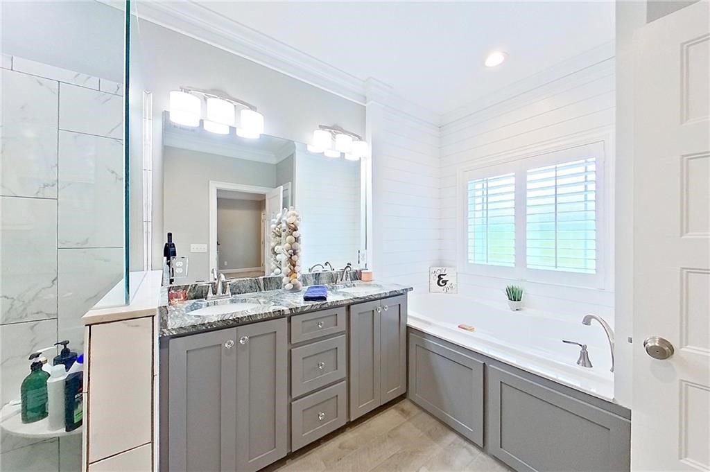 1296 N River Oaks Drive