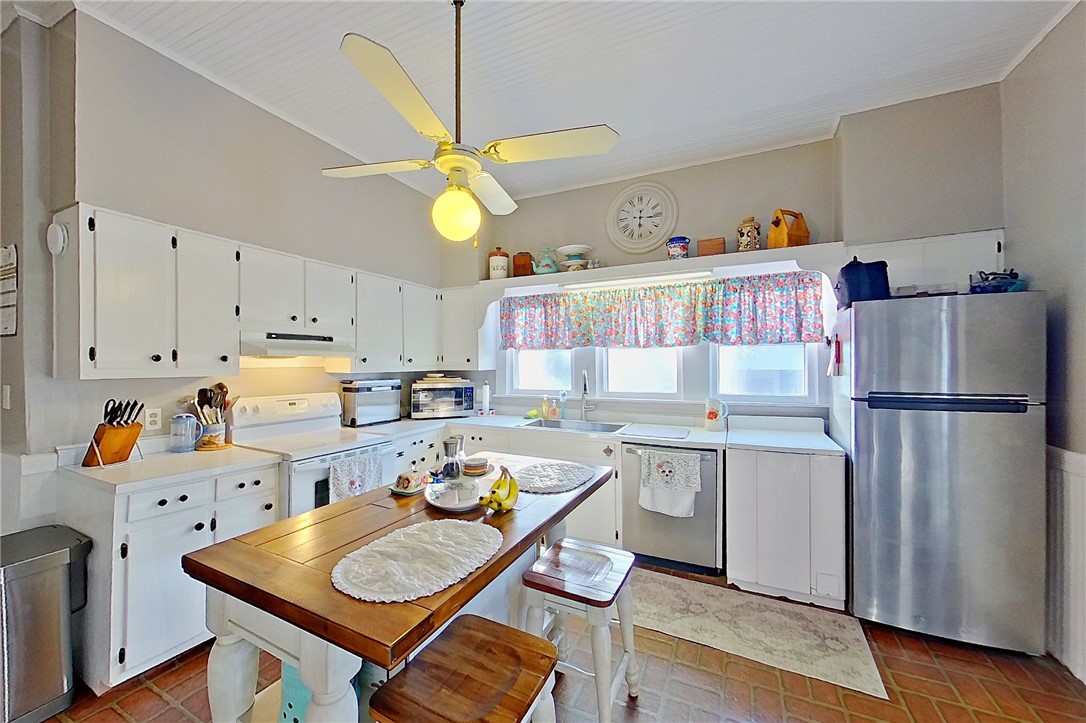 2158 Cherokee Street