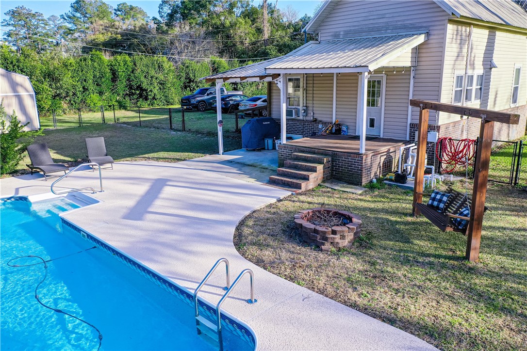 2158 Cherokee Street