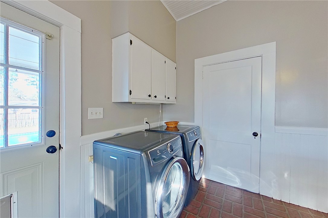 2158 Cherokee Street