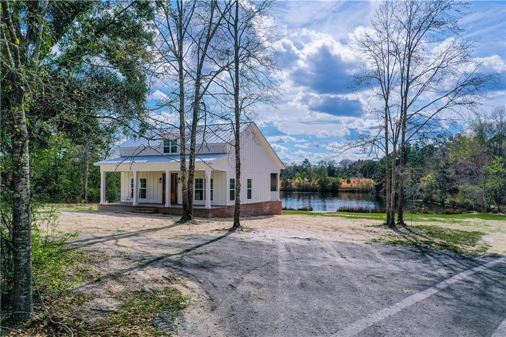 1002 Azalea Drive