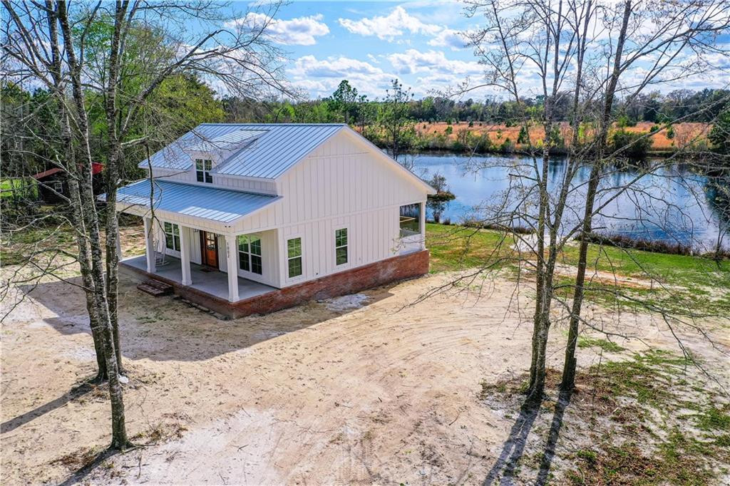 1002 Azalea Drive