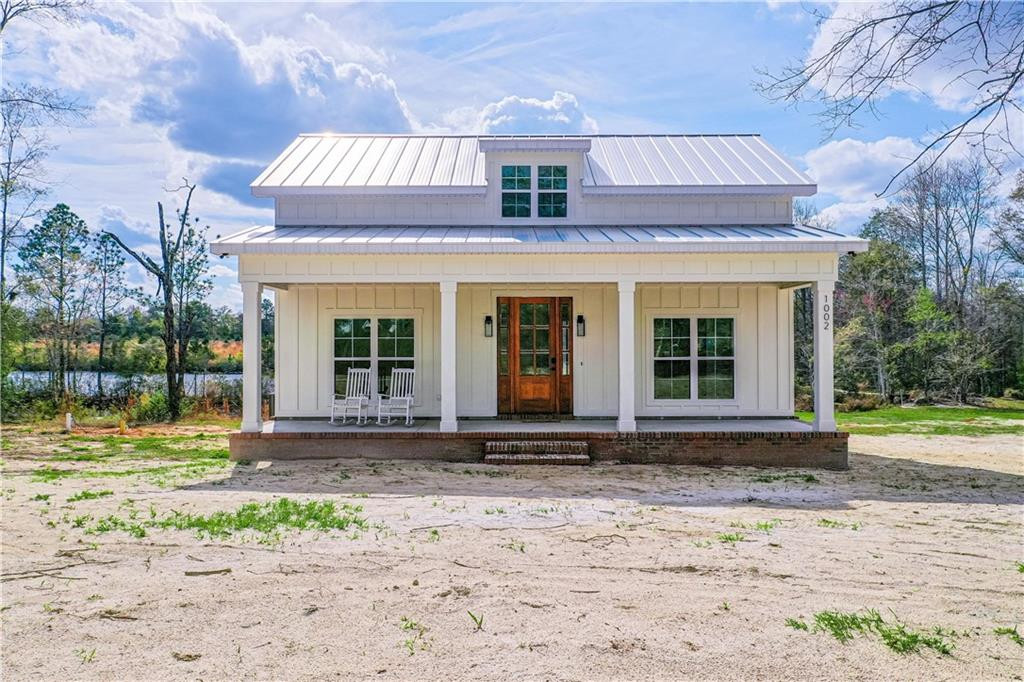1002 Azalea Drive