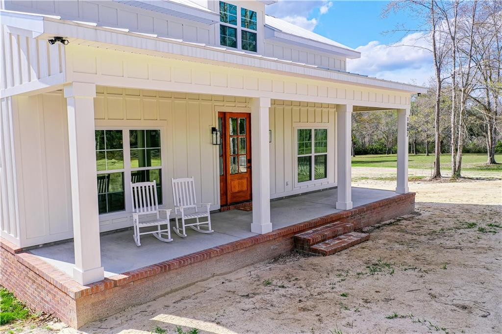 1002 Azalea Drive