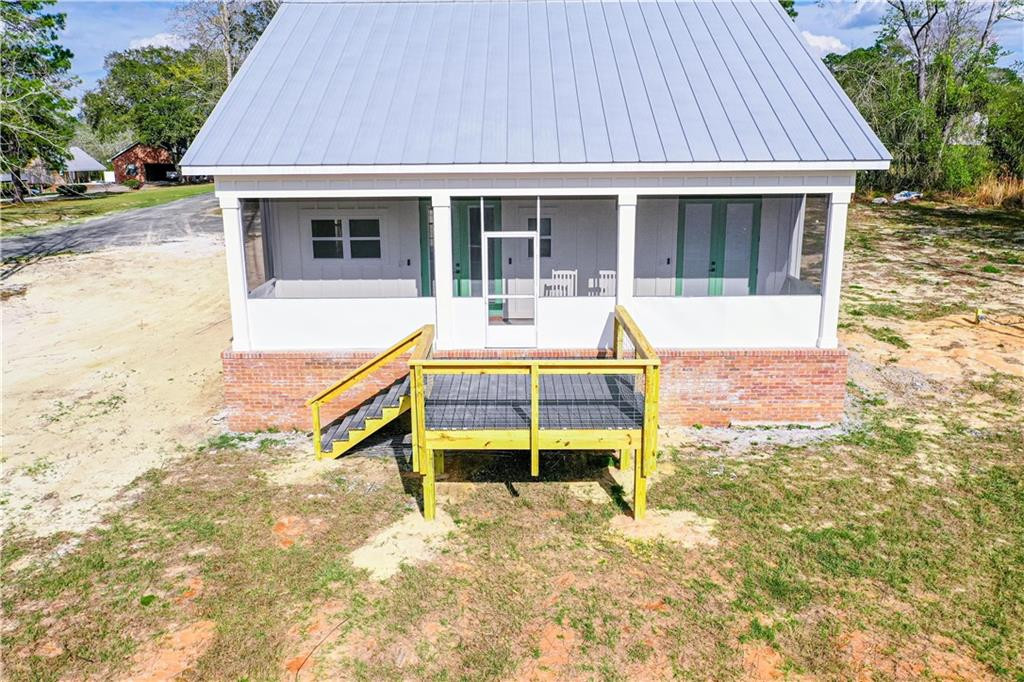 1002 Azalea Drive