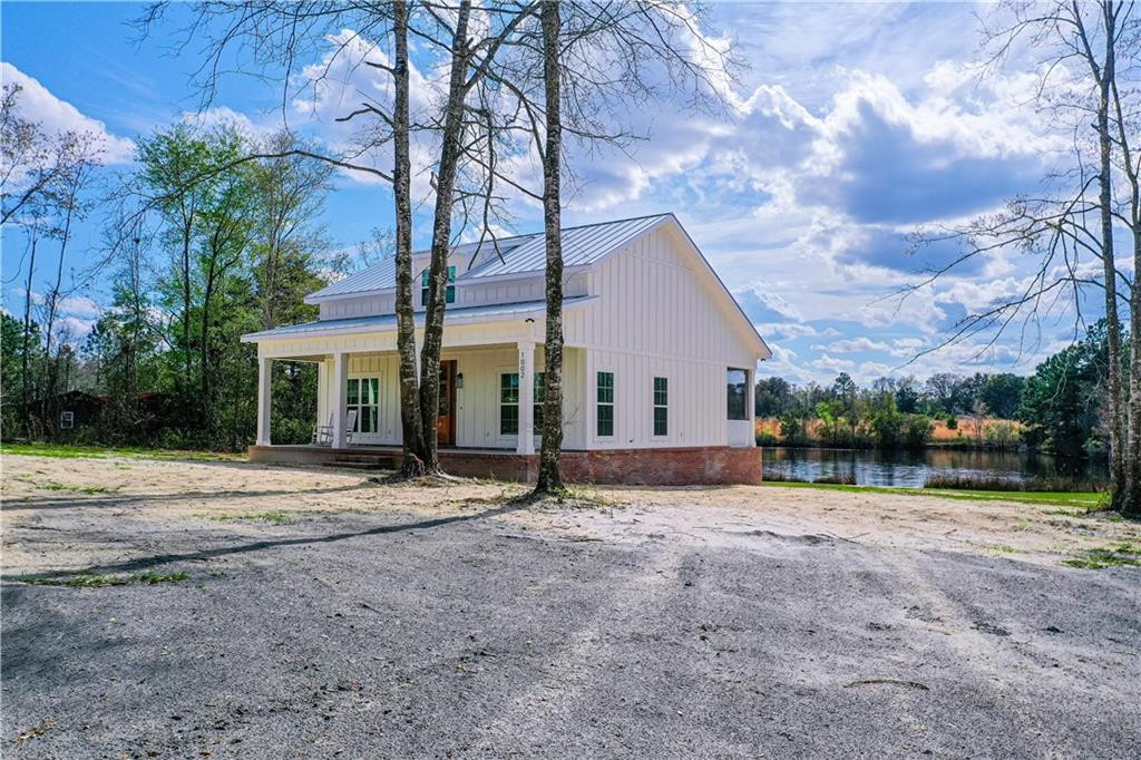 1002 Azalea Drive