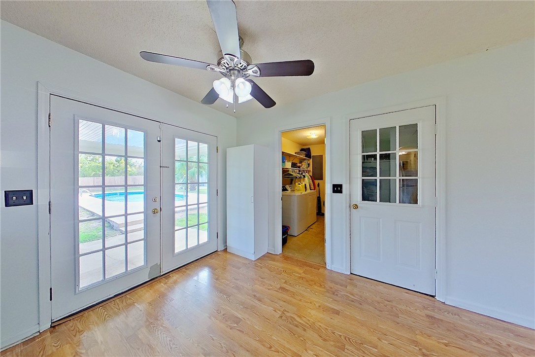 3433 Pecan Lane