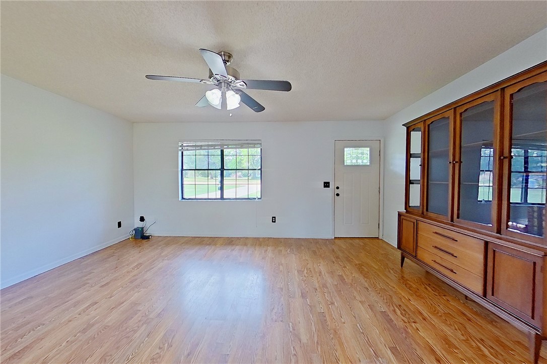 3433 Pecan Lane