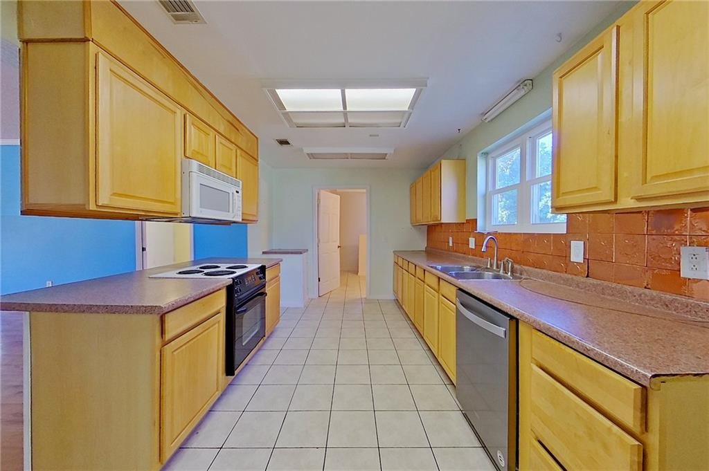 1140 Highland Drive