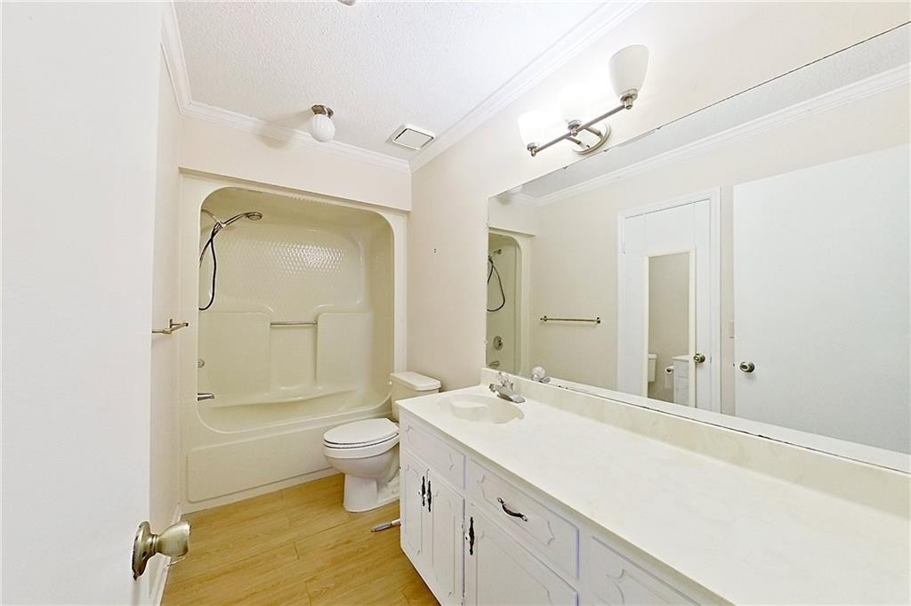 1140 Highland Drive