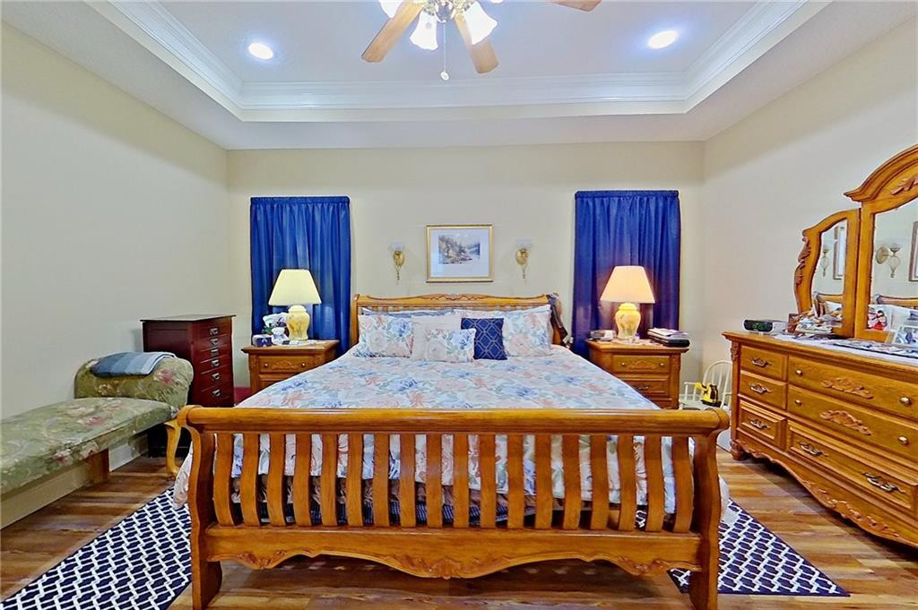 6332 Sun Dell Circle