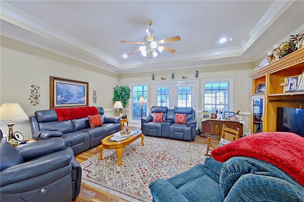 6332 Sun Dell Circle