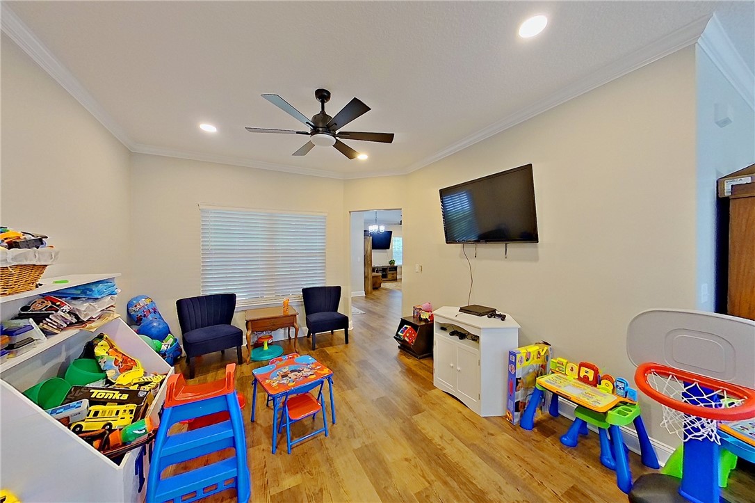 6714 Mamies Drive