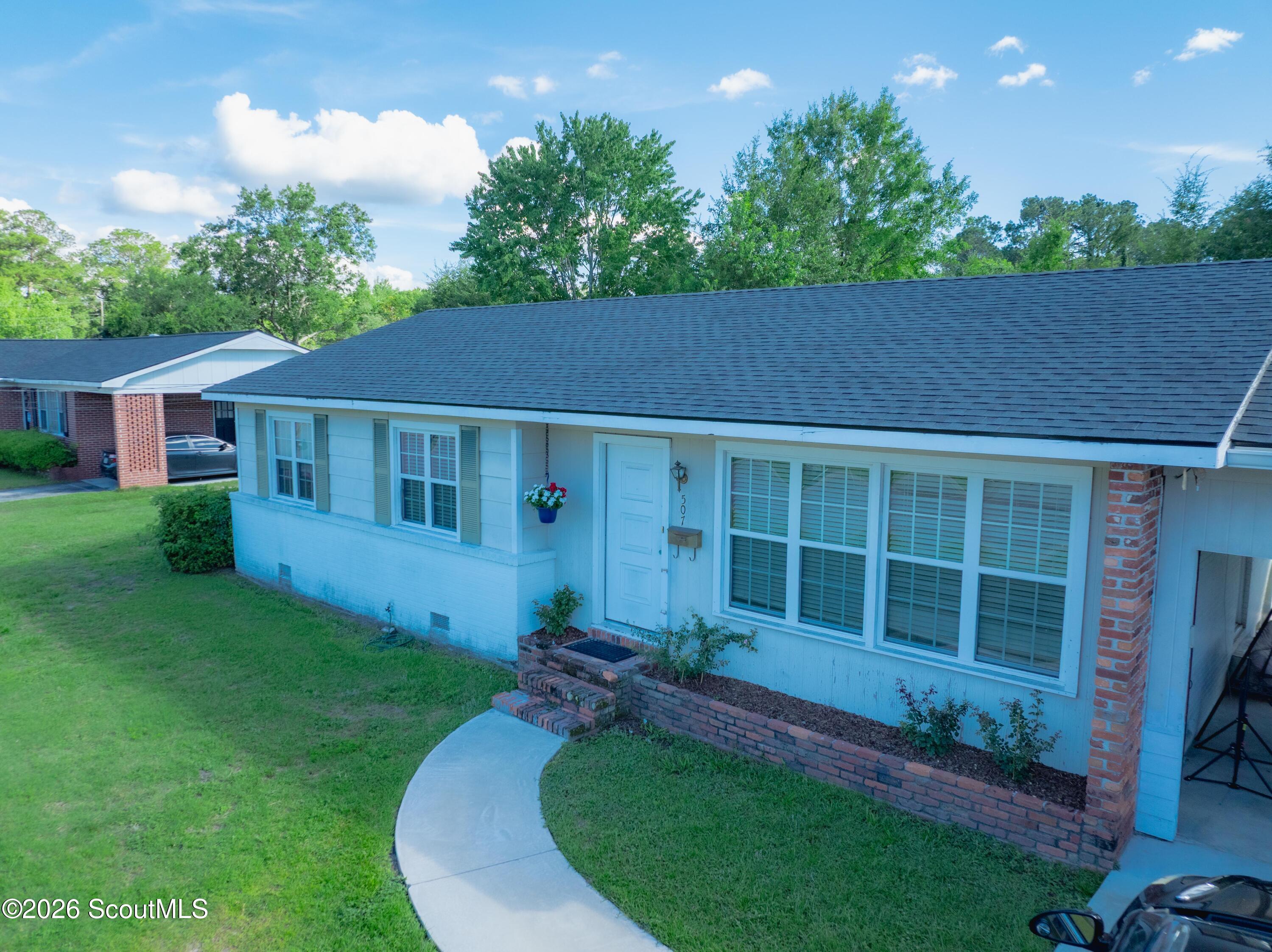 507 Pineview Drive