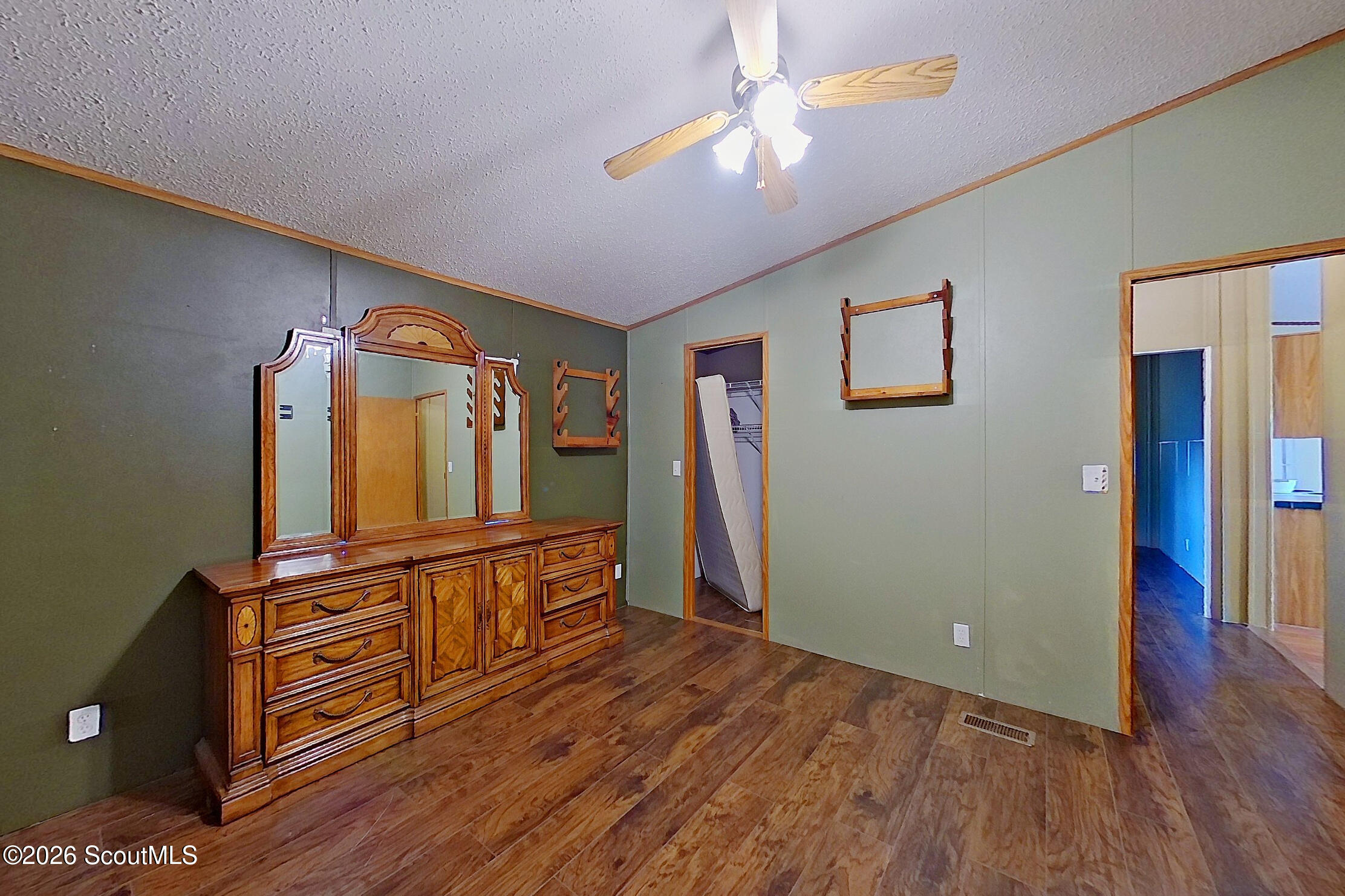 3259 W Horseshoe Road
