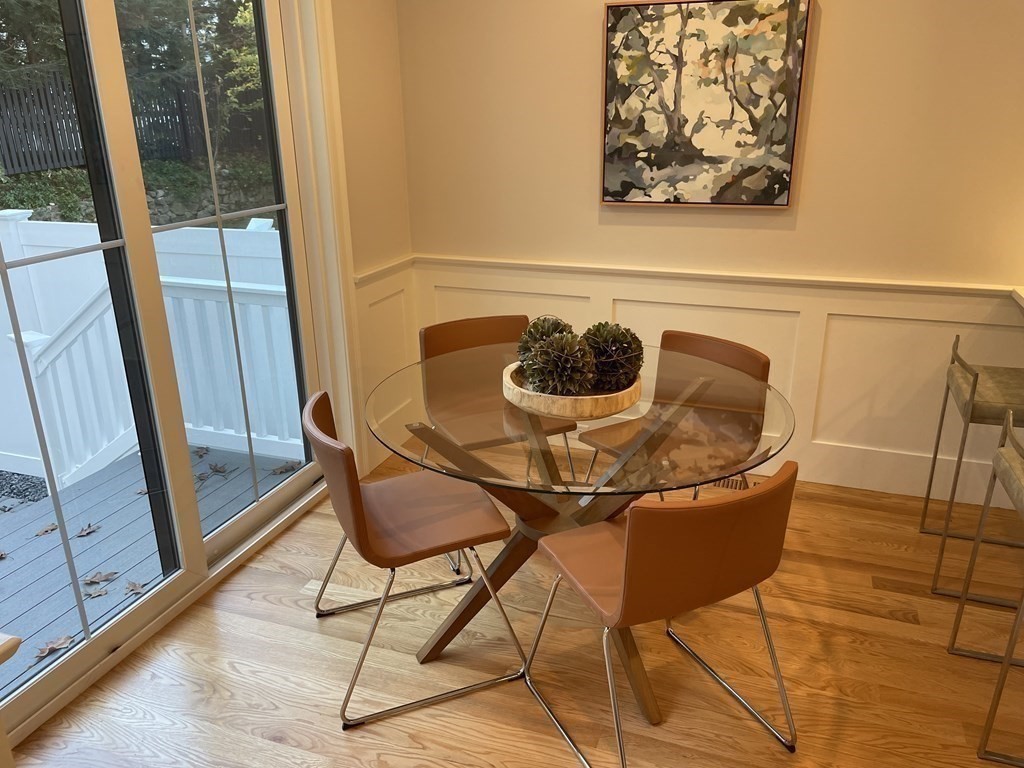 25 Oak Street # B