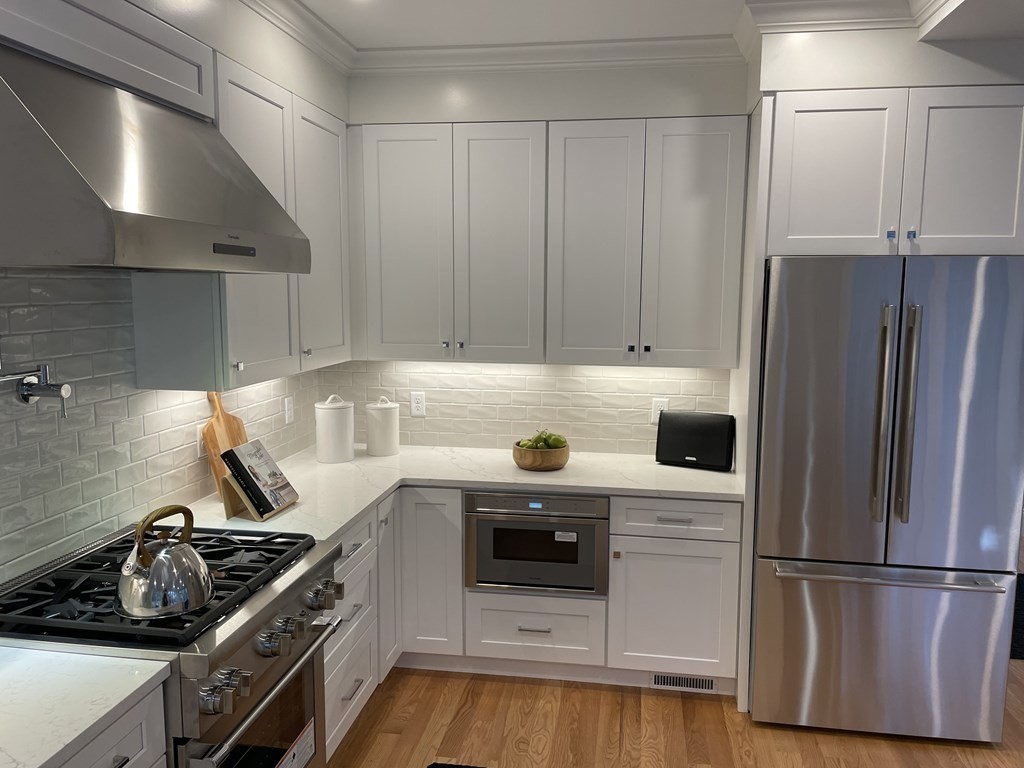 25 Oak Street # B