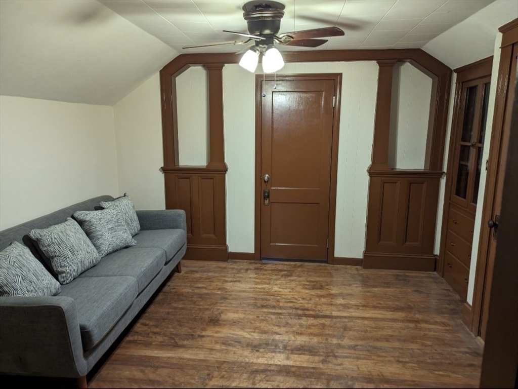 117 Illinois St. # 3