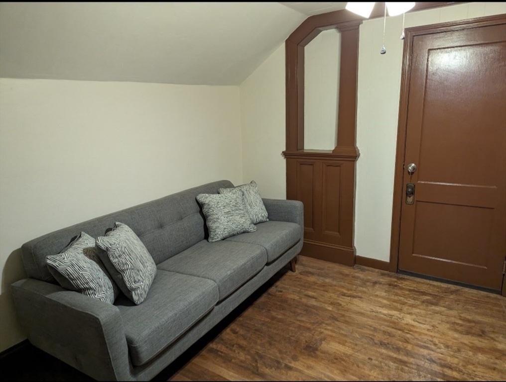 117 Illinois St. # 3