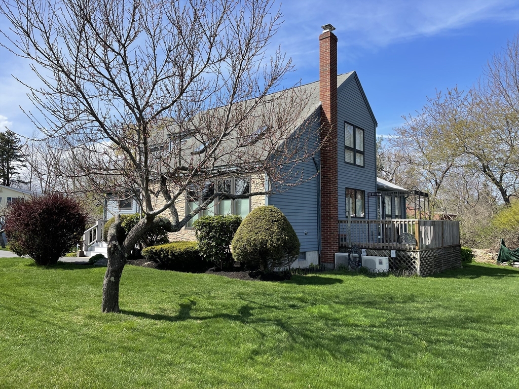 16 Howard Ave