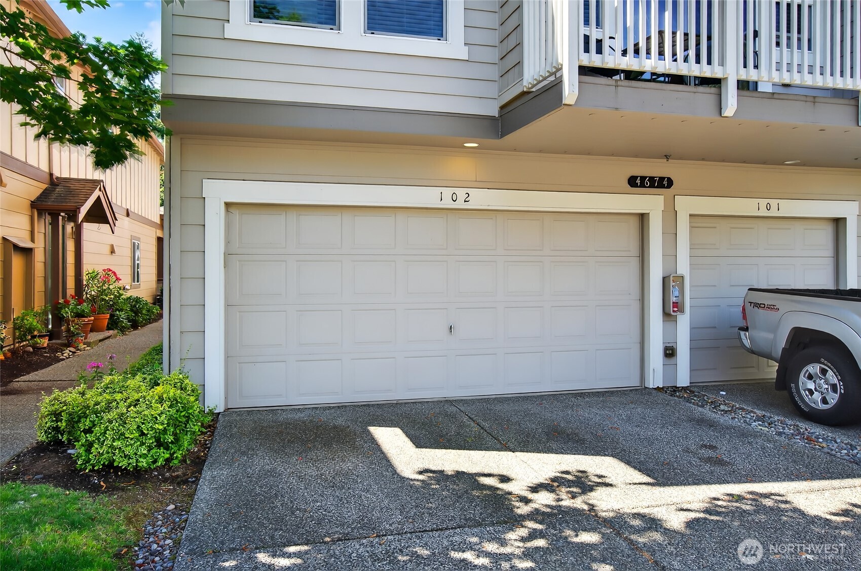 4674 Wade Street Unit: 102