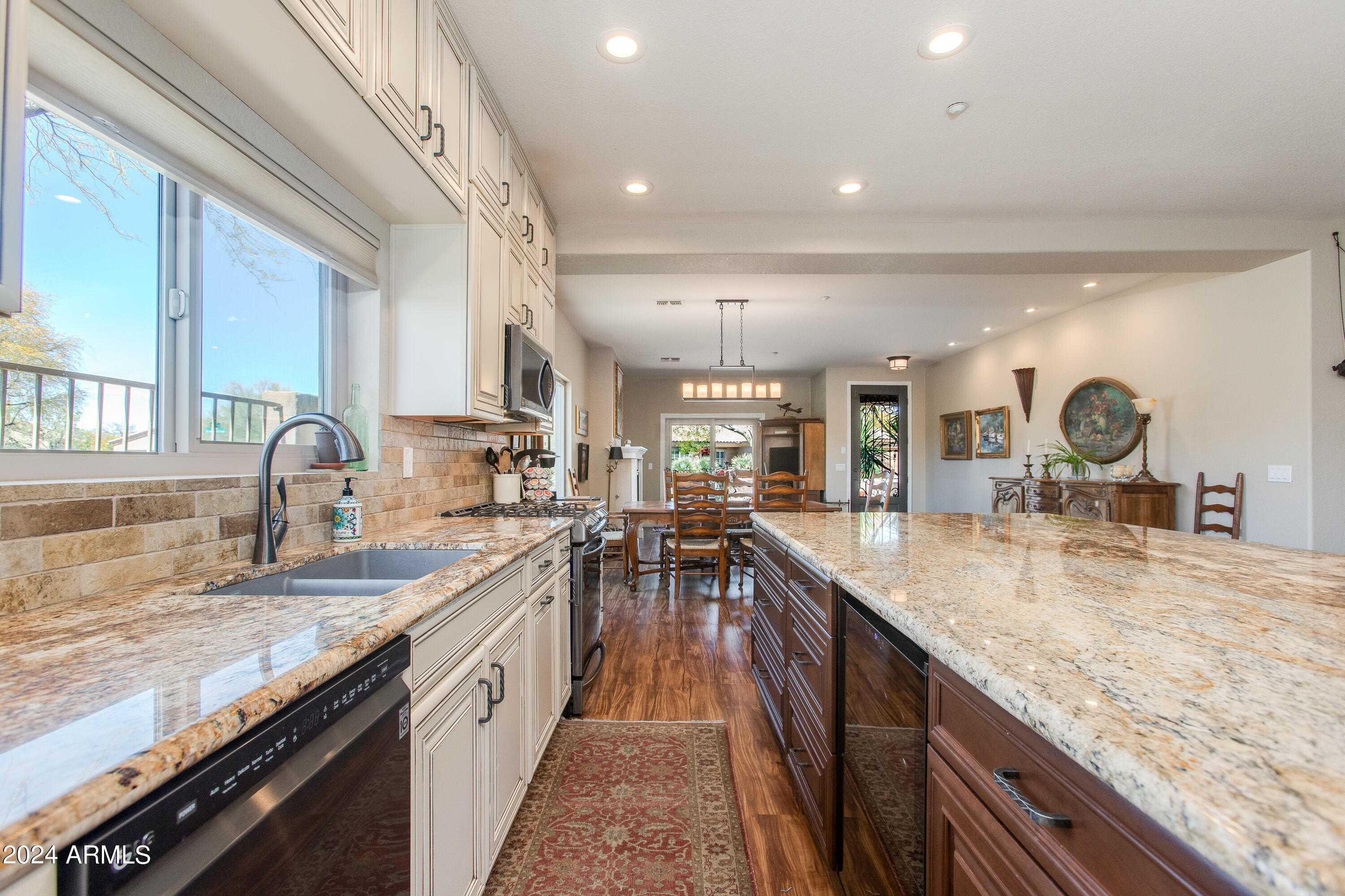 9247 E BROKEN ARROW Drive