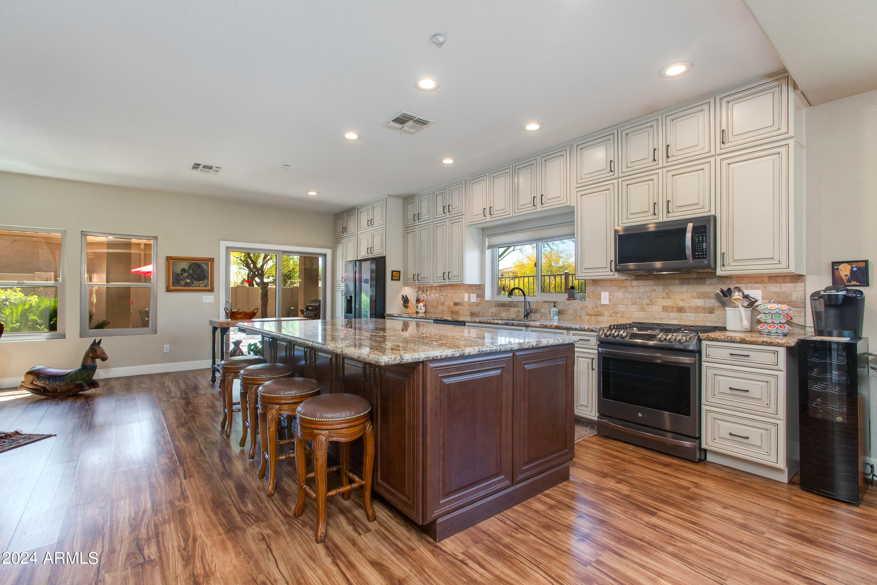 9247 E BROKEN ARROW Drive