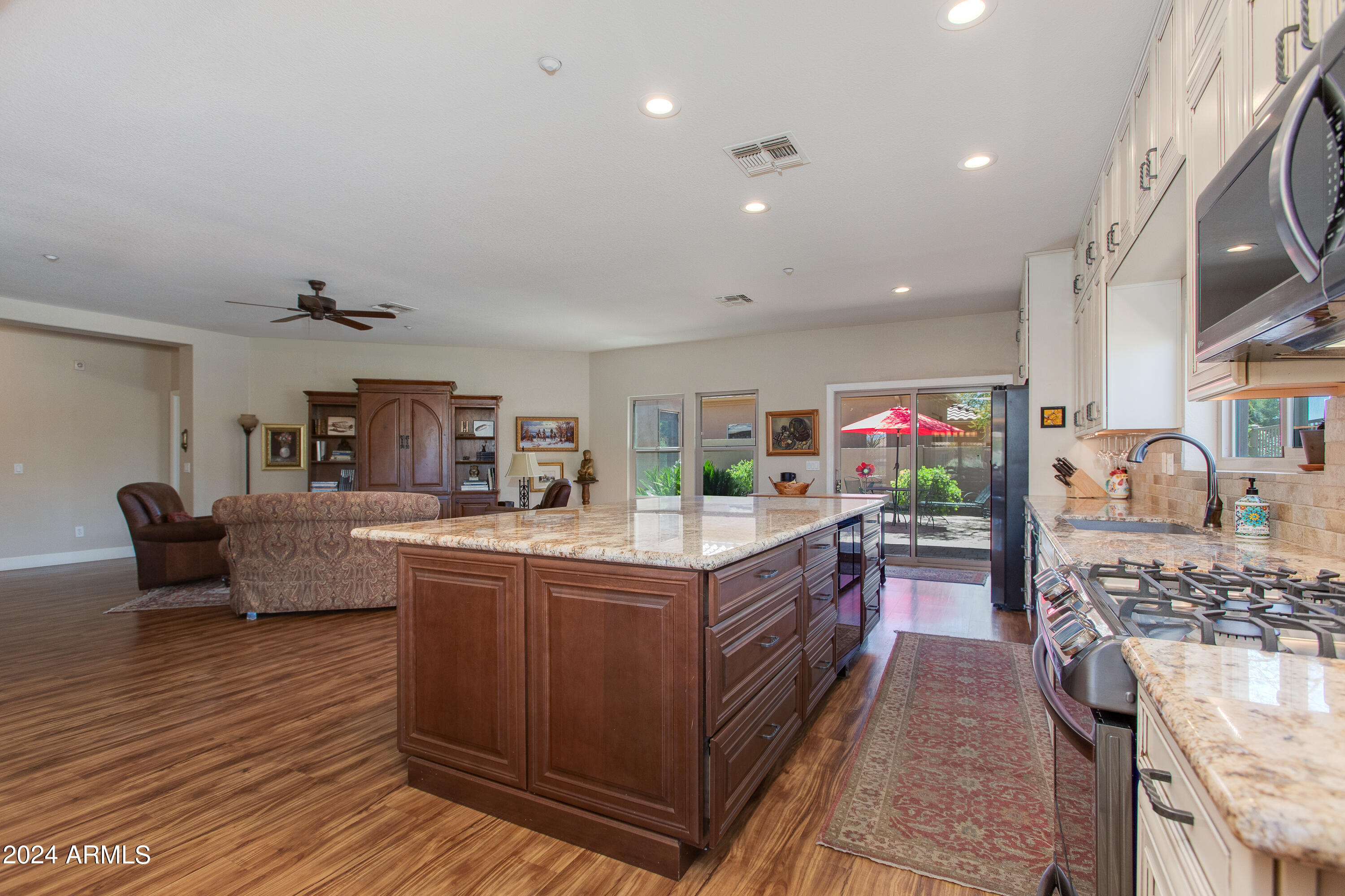 9247 E BROKEN ARROW Drive