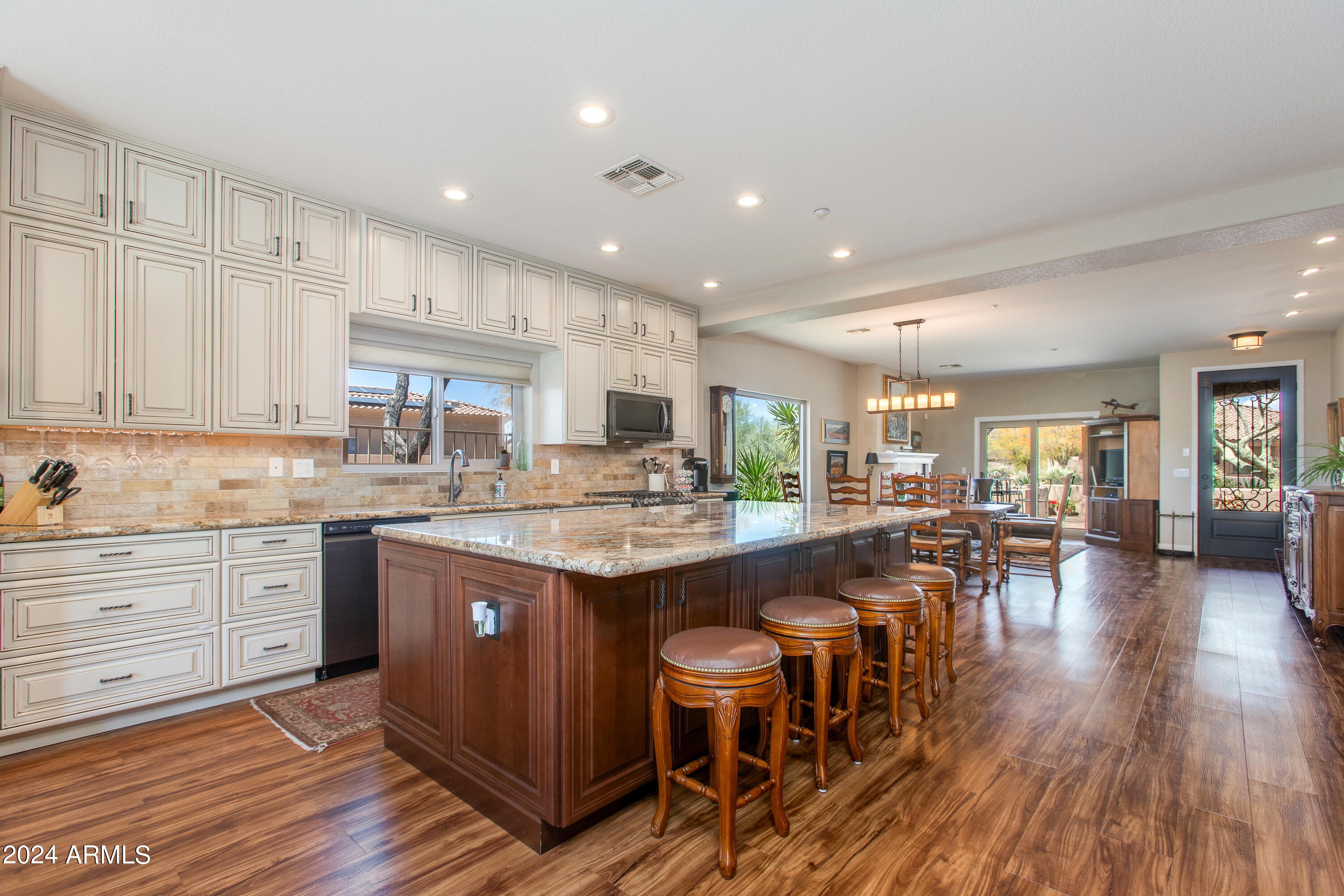 9247 E BROKEN ARROW Drive