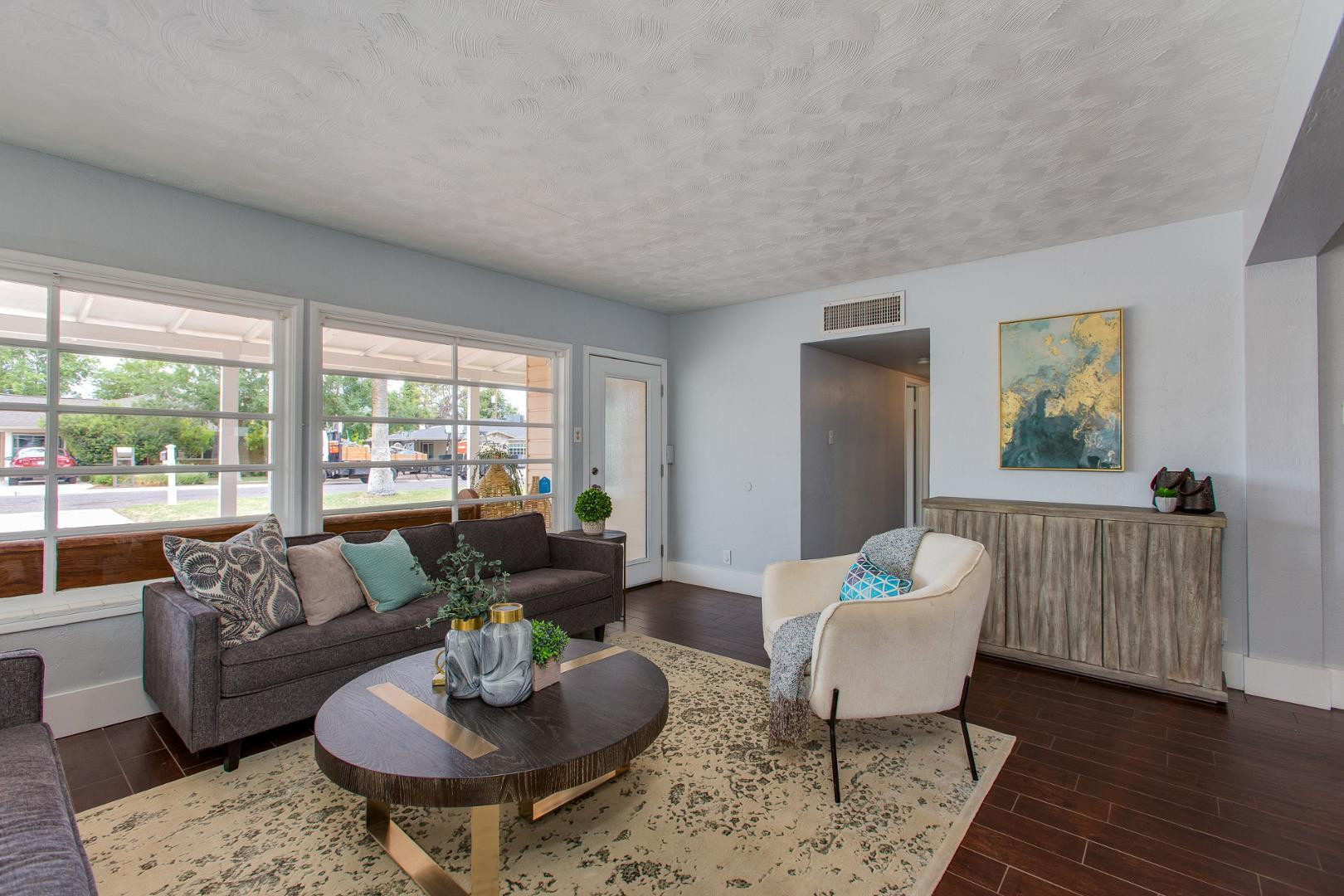 510 E Belmont Avenue