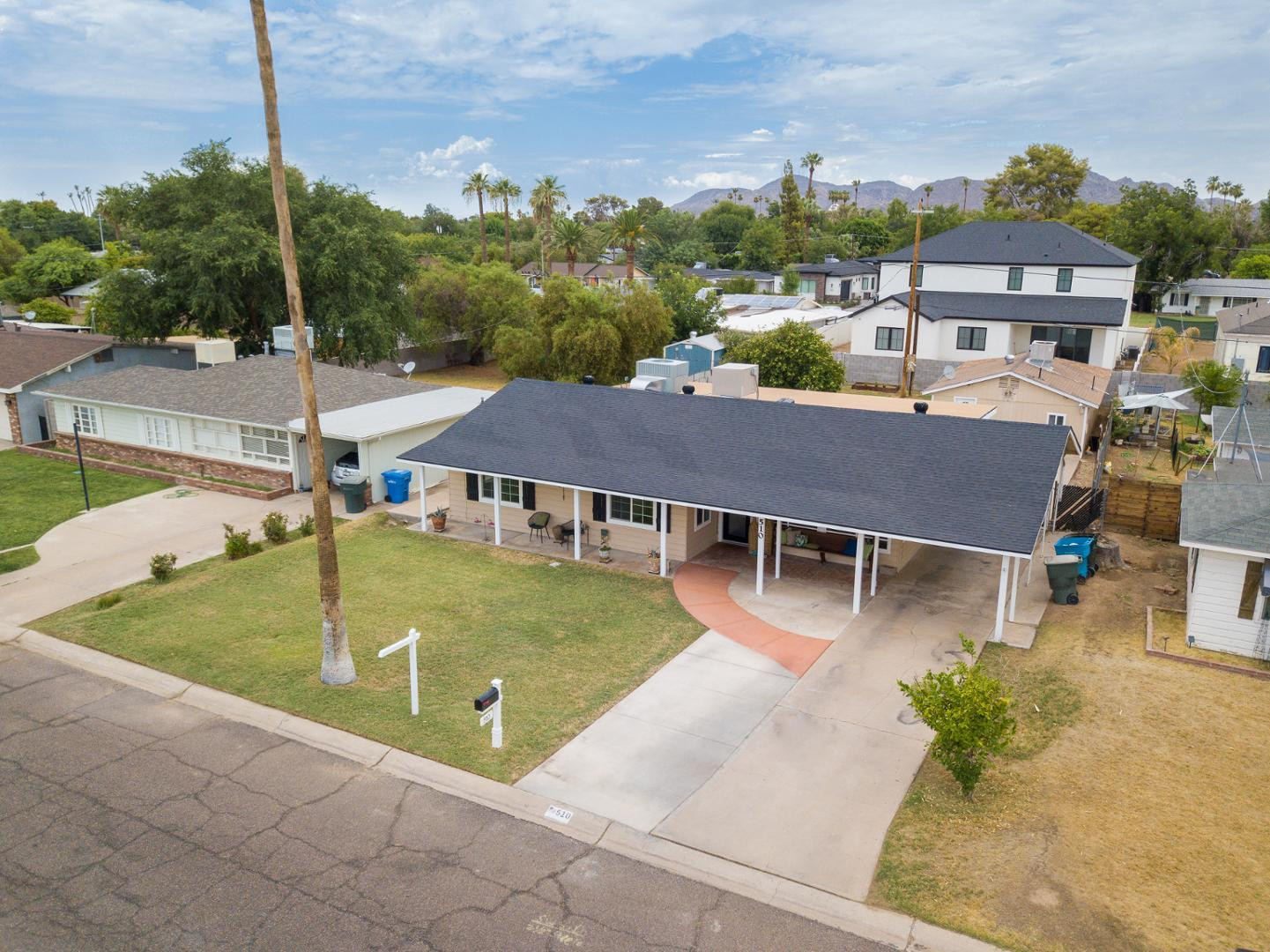 510 E Belmont Avenue