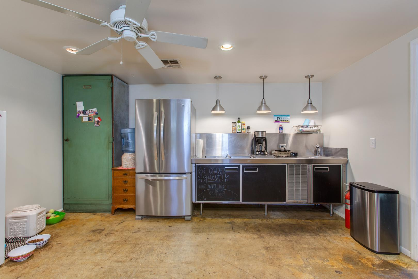 510 E Belmont Avenue